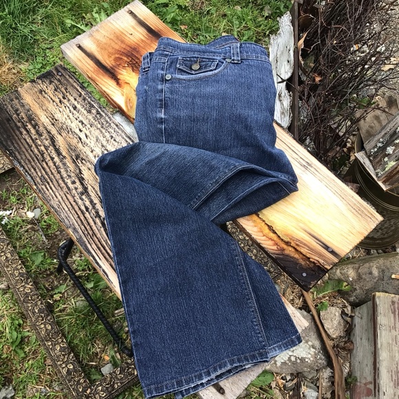 Gloria Vanderbilt denim pants - Picture 11 of 13